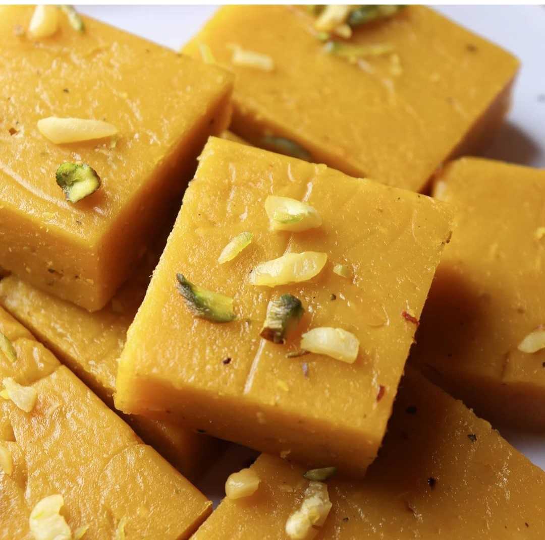 Premium RED N White Velvet Cake